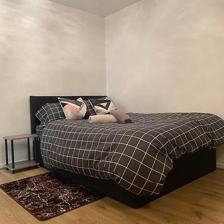 2 Bedroom Flat Camberwell Grove London Exterior foto